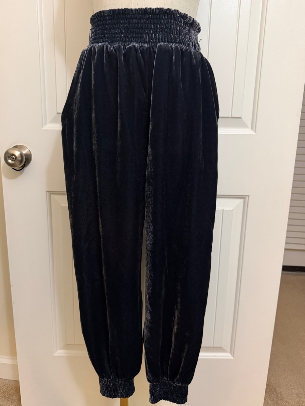 Anthropologie Deep Navy Velvet Harem Pants Sz Medium